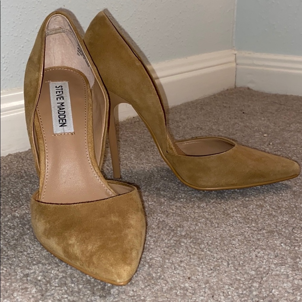 SUED TAN HEELS